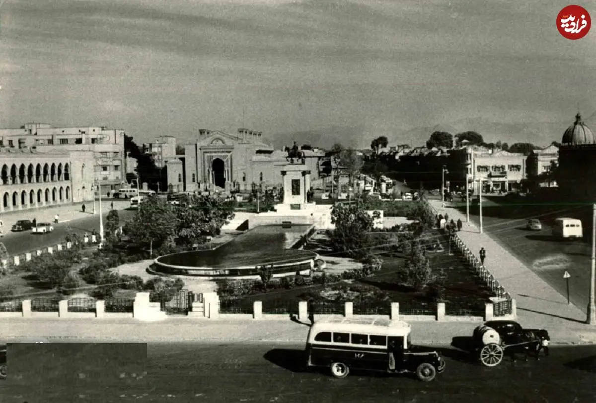 عکس؛ سفر در زمان؛ مردم از ترس گرانی جرات رفتن به بازار ندارند! 