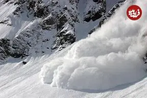 ببینید | لحظه گرفتار شدن اسکی‌باز در بهمن