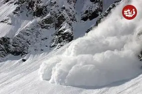 ببینید | لحظه گرفتار شدن اسکی‌باز در بهمن