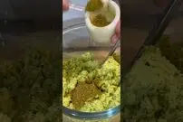 (ویدئو) با این روش ساده و جالب یک فلافل اصیل و خوشمزه درست کنید