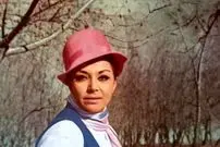 عکس| سفر در زمان؛ «جمیله» با ظاهر متفاوت و در پشت صحنه یک فیلم؛ اواخر دهه 40