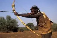 ببینید؛ صحنه درگیری اعضای یک قبیله‌؛ رقص مرگ با تیروکمان