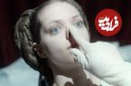 فیلم «خواهرخواندۀ زشت»؛ روایتی جذاب، تهوع‌آور و متفاوت از داستان «سیندرلا»