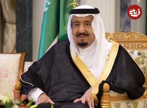 عکس؛ سفر در زمان؛ «ملک سلمان، پادشاه عربستان» در حال رقص شمشیر؛ سال 1381