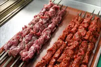 (ویدئو) غذای خیابانی در ترکیه؛ پخت چنجه، کوبیده و لاهماجون