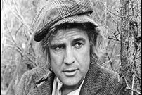 عکس| سفر در زمان؛ «مارلون براندو 26 ساله» در پشت صحنه فیلم «اتوبوسی به نام هوس»؛ سال 1329