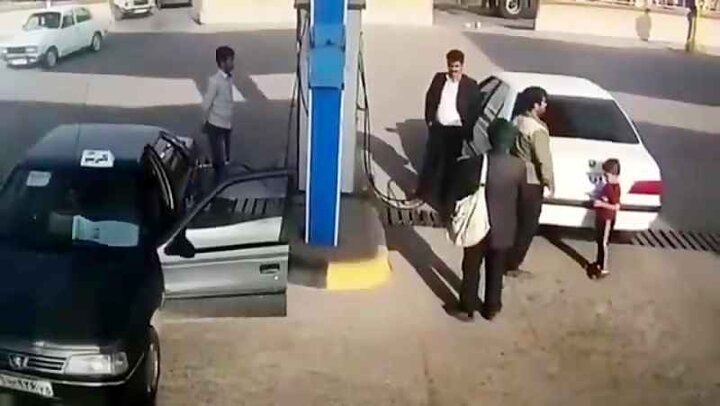 ( ویدیو) لحظه انفجار پژو پارس هنگام سوختگیری در کیانشهر