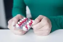 خطرات پنهان داروهای مهارکننده اسید معده و آزمایش‌هایی که باید انجام دهید
