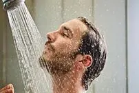 به ۶ دلیل خیلی جدی؛ هر روز دوش نگیر!
