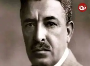عکس| سفر در زمان؛ «تیمورتاش، وزیر دربار» در کنار شیخ خزئل و برخی مقامات وزارت دربار