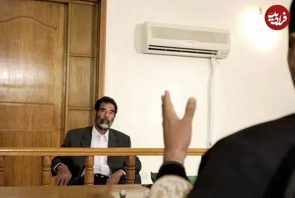 عکس| سفر زمان؛ «صدام» در دفتر کار خود و به همراه پسران اش؛ دهه 60