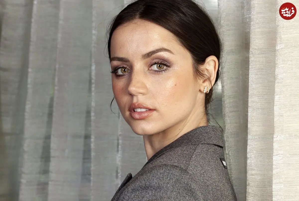 عکس| سفر در زمان؛ «آنا د آرماس 23 ساله» در حال خرید در مادرید؛ سال 1390