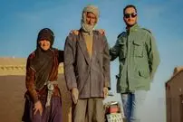(ویدئو) این زن و شوهر تنها ساکنان کویر سه قلعه ایران