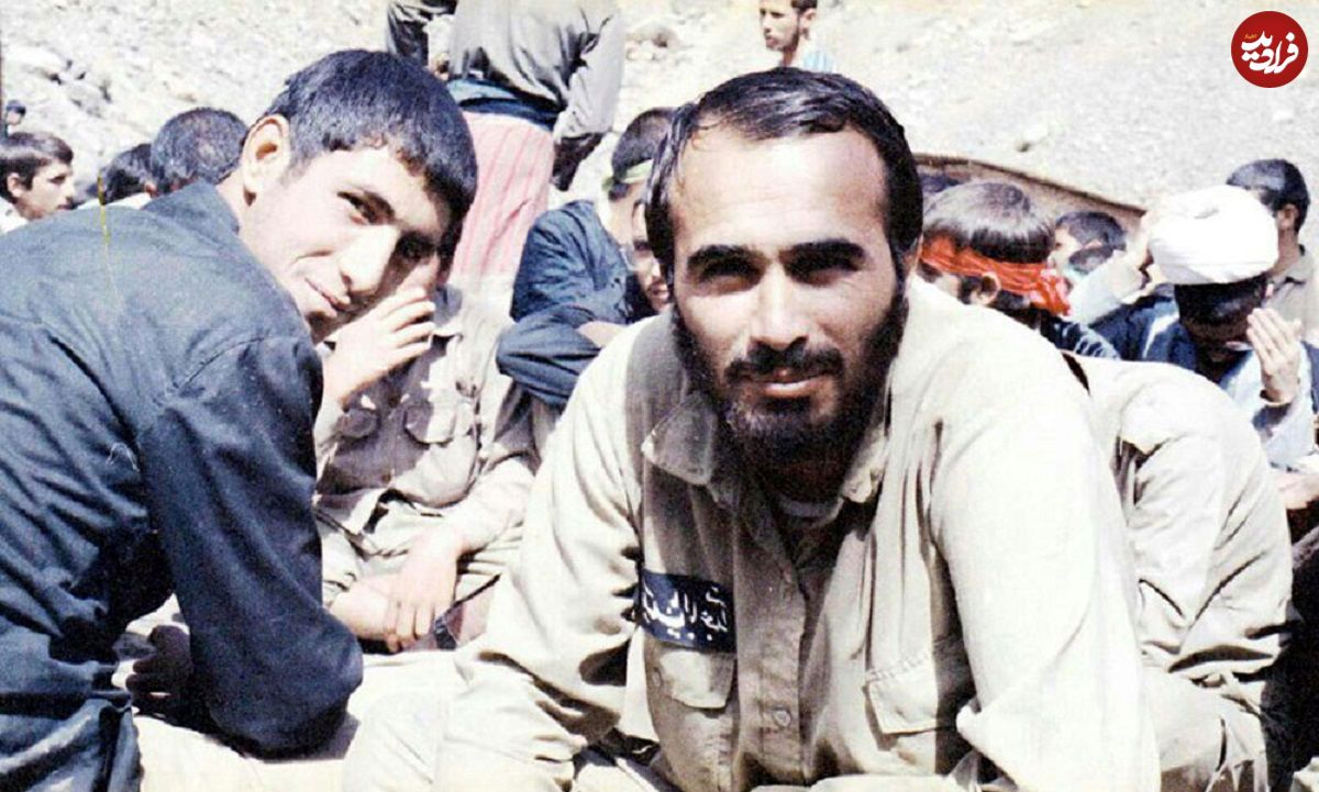 عکس؛ سفر در زمان؛ «شهید خرازی در کنار محسن رضایی» در یکی از مقرهای فرماندهی سپاه؛ دهه 60