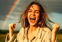 چرا همیشه رنگین‌کمان در آسمان نمی‌بینیم؟ نقش خورشید و زاویه دید