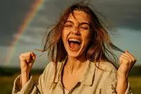 چرا همیشه رنگین‌کمان در آسمان نمی‌بینیم؟ نقش خورشید و زاویه دید