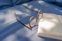 ۱۰ مورد از بهترین کتاب ها برای مقابله با افسردگی