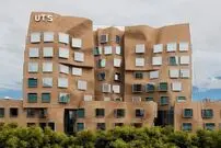 تصاویر| 10 معماری عجیب دانشگاهی در جهان