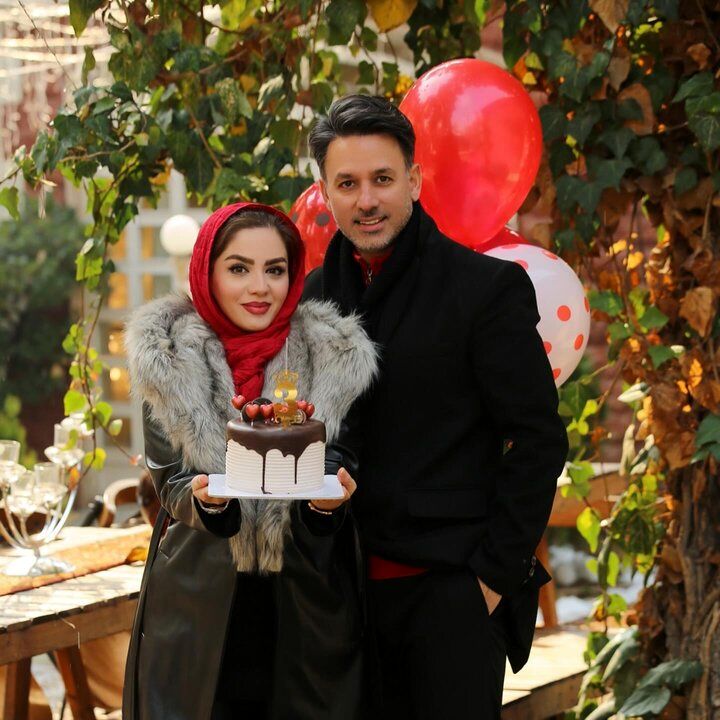 عکس‌های عاشقانه از سومین سالگرد ازدواج مجری زن معروف تلویزیون