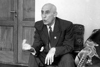 عکس؛ سفر در زمان؛ «دکتر مصدق» در کودکی و در کنار دایی مشهورش؛ اویل دهه 1270