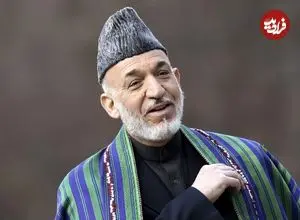 عکس| سفر در زمان؛ «حامد کرزی» در مراسم ادای سوگند در افغانستان؛ سال 1380