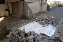 (ویدئو) دیواری که با وزش باد روی صاحبش خراب شد!