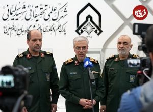 عکس؛ سفر در زمان؛ «سرلشکر باقری و موسوی» در شهر سری زیرزمینی ارتش؛ سال 1401