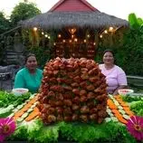 ببینید| غذای روستایی در سنگاپور؛ کباب مرغ آبدار در روستایی سرسبز