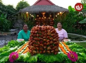 ببینید| غذای روستایی در سنگاپور؛ کباب مرغ آبدار در روستایی سرسبز