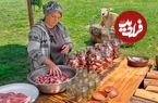 ببینید؛ غذای روستایی در آذربایجان؛ پخت خوراک گوشت در ظرف شیشه ای در کوهستان