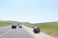 ( ویدیو) پرواز راننده سر به هوا به آسمان بعد از سبقت غیرمجاز!
