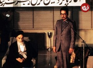 عکس؛ سفر در زمان؛ بنی‌صدر در حاشیه یکی از برنامه‌های تبلیغاتی در اولین انتخابات ریاست‌جمهوری؛ سال 58