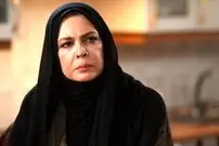 (تصاویر) تعجب دختر بیتا فرهی از تغییر در سنگ مزار مادرش: چرا به ما اطلاع ندادند؟