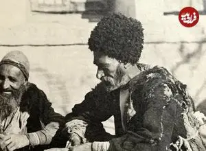 عکس| سفر به ایران قدیم؛ بساط یک «پینه‌دوز» در یکی از کوچه‌های تهران در عهد قاجار