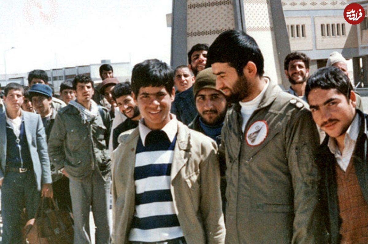عکس؛ سفر در زمان؛ «شهید بابایی» در کنار «صیاد شیرازی»؛ سال 60
