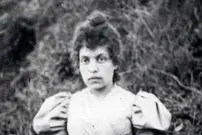 عکس| سفر زمان؛ عکس یادگاری «آنا خانم» دختر سفیر روسیه با «ببر مازندران»؛ 120 سال قبل