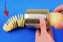 (ویدئو) چگونه قوطی فلزی کنسرو را به رنده سیب زمینی تبدیل کنیم؟