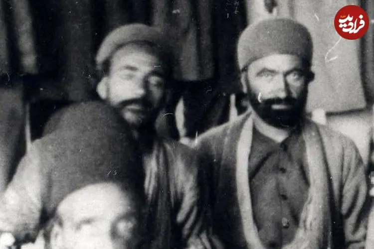 عکس| سفر زمان؛ سبزی‌پاک‌کن ها در حال پاک کردن سبزی آش در سرخه‌حصار؛ 132 سال قبل