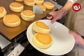 ببینید| غذای خیابانی در ژاپن؛ تهیه پنکیک میوه ای در توکیو