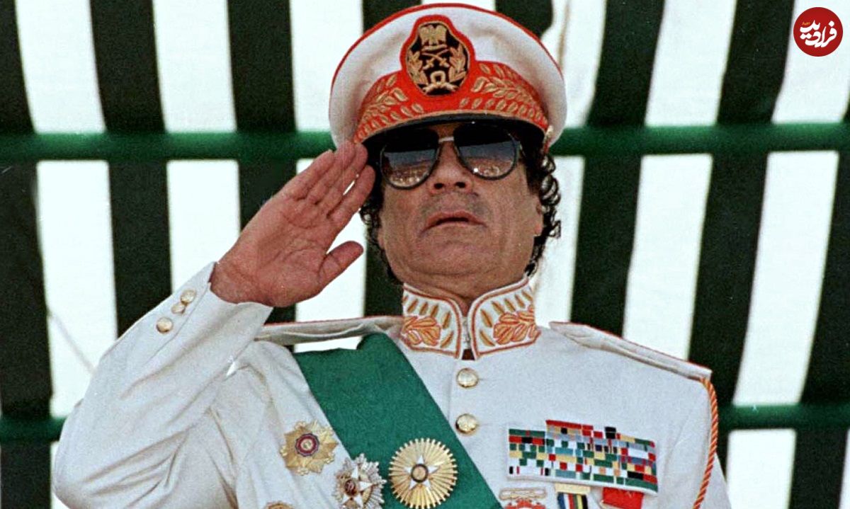 عکس| سفر در زمان؛ «معمر قذافی» در یک نشست بین المللی در طرابلس؛ سال 1349