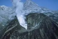 (تصاویر) آتشفشان Mount Spurr در آلاسکا: غولی که برای هواپیماها خطرساز می‌شود