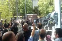 ببینید| لحظه اقامه نماز بر پیکر اکبر عبدی