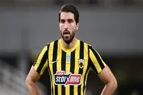 (عکس) ژست جالب کریم انصاری‌فرد با کاپ و مدال قهرمانی
