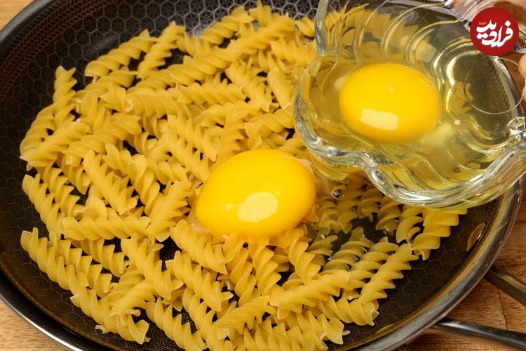 ببینید؛ طرز تهیه یک غذای چینی با 150 گرم پاستا و 2 عدد تخم مرغ 