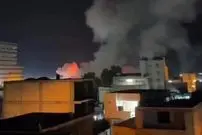 ببینید| لحظه اصابت اسکله صیادی پشت شهر در مرکز شهر بندرعباس