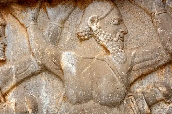 تصاویر؛ نقش رستم زیر سایه برداشت بی‌رویه آب