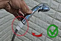 (ویدئو) نحوه تعمیر پیچ اتصال شلنگ به سردوش حمام 