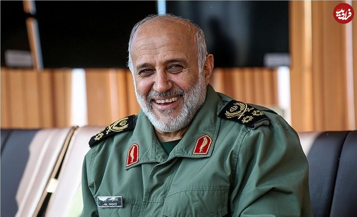 عکس؛ سفر در زمان؛ «سرلشکر رشید» در حال شام خوردن با رهبر انقلاب در زمان جنگ؛ دهه 60