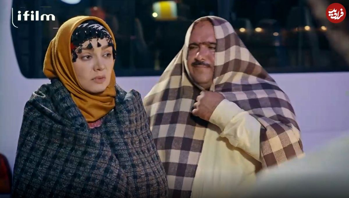 عکس| سفر در زمان؛ «شیرین» سریال نون خ در یک لباس فروشی محلی در چابهار؛ سال 1402