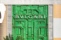 ببینید؛ ما با این شیشه‌ها سطل آشغال پر می‌کنیم اما اروپا شاهکار معماری خلق می‌کند